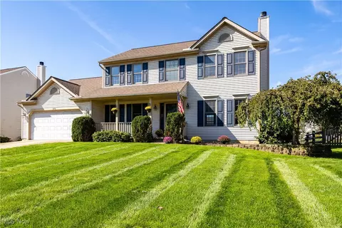 8256 Halle Cir, North Ridgeville, OH 44039