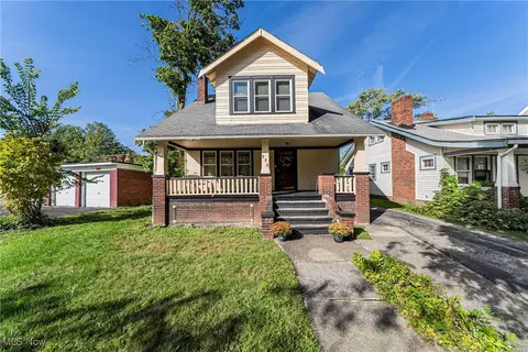 956 Nobleshire Rd, Cleveland Heights, OH 44121