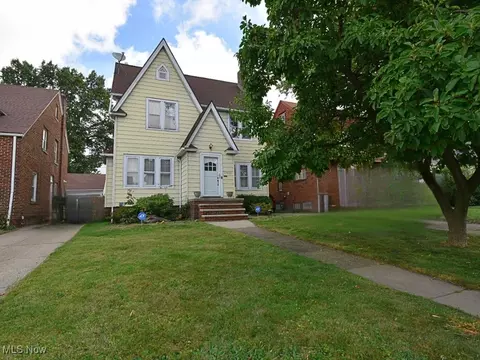 17621 Schenely Ave, Cleveland, OH 44119