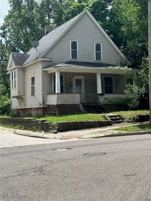 930 Johnston St, Akron, OH 44306