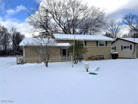 9411 Edgewood Dr, Windham, OH 44288