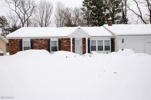 7220 Windsor Ln, Mentor, OH 44060