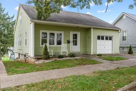 709 8th St, Marietta, OH 45750