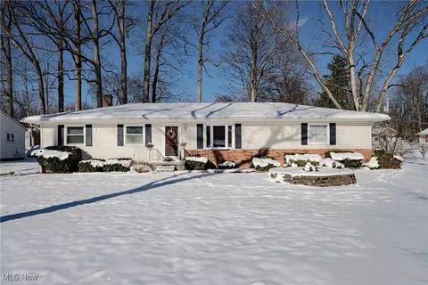 257 Forestwood Dr, Northfield, OH 44067