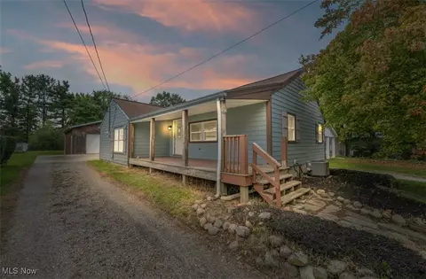 12554 Jackson Dr, Burton, OH 44021
