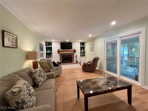 10375 Pinegate Dr, Chardon, OH 44024 photo 17