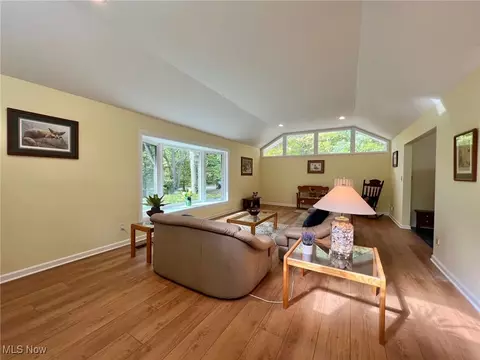 10375 Pinegate Dr, Chardon, OH 44024 photo 7