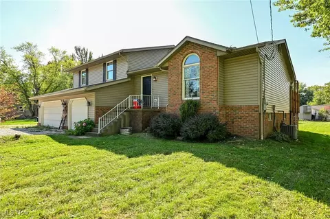 4185 Broadway Ave NE, Louisville, OH 44641
