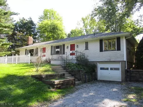 549 E Pine Lake Rd, Salem, OH 44460