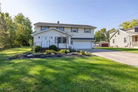 19581 Bowman Dr, Strongsville, OH 44149