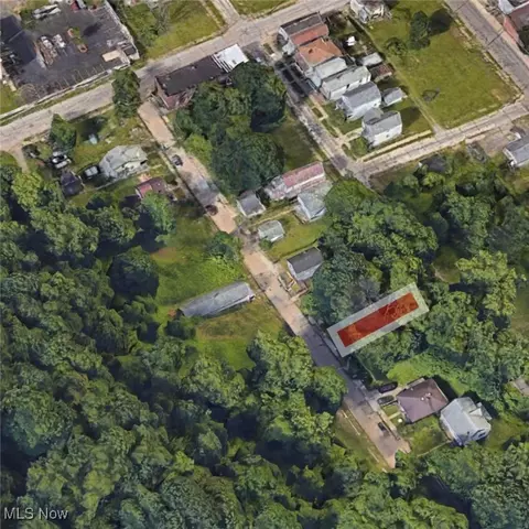 N 8th Street, Steubenville, OH 43952