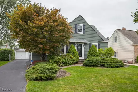 1658 Gilbert Dr, Mayfield Heights, OH 44124