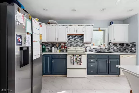 2156 Sunset Dr, Wickliffe, OH 44092 photo 8