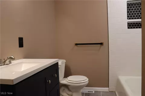 2156 Sunset Dr, Wickliffe, OH 44092 photo 6