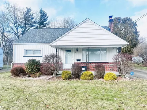 98 Bouquet Ave, Youngstown, OH 44509