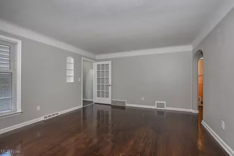 Living - 347 E 214th St, Euclid, OH 44123 photo 2 of 3