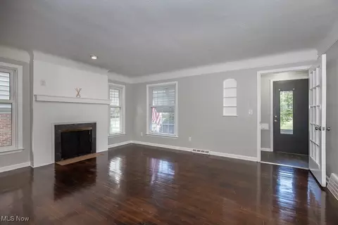 Living - 347 E 214th St, Euclid, OH 44123 photo 3 of 3