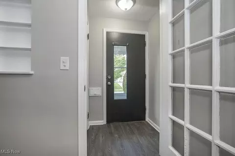 Entry Way - 347 E 214th St, Euclid, OH 44123 photo 1 of 1