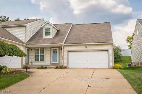 6495 Strawberry Fields Cir NE, Canton, OH 44721