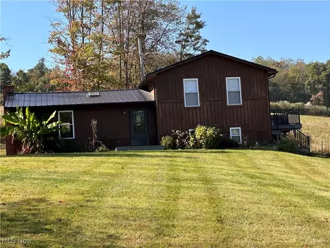 2833 Stammheim Dr #893, Millersburg, OH 44654