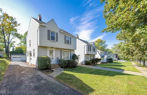 19040 Raymond St, Maple Heights, OH 44137