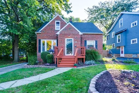 1967 E 224th St, Euclid, OH 44117
