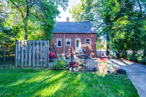 1967 E 224th St, Euclid, OH 44117 photo 5