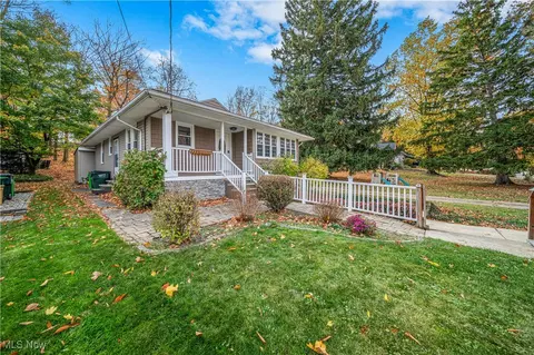 29322 Armadale Ave, Wickliffe, OH 44092