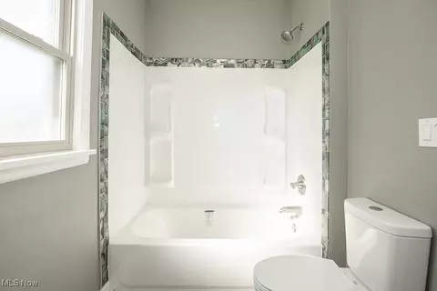 Bath - 1866 E 32nd St, Lorain, OH 44055 photo 2 of 4