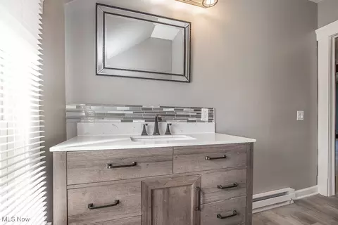 Bath - 1866 E 32nd St, Lorain, OH 44055 photo 4 of 4