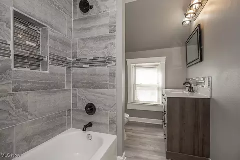 Bath - 1866 E 32nd St, Lorain, OH 44055 photo 3 of 4