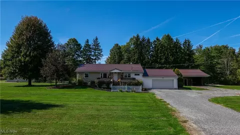 6753 Thompson Clark Rd, Bristolville, OH 44402
