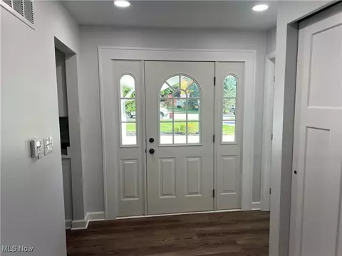 Entry Way - 6429 Amherst Cir, Ashtabula, OH 44004 photo 1 of 3