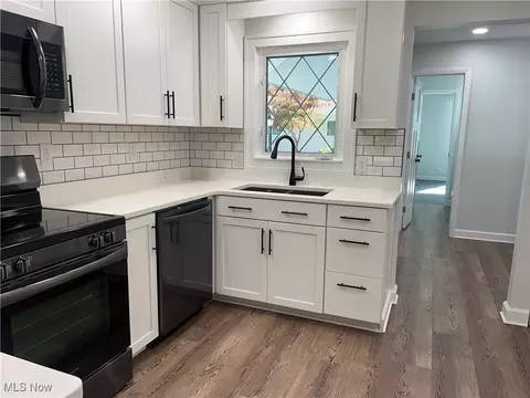Kitchen - 6429 Amherst Cir, Ashtabula, OH 44004 photo 2 of 4