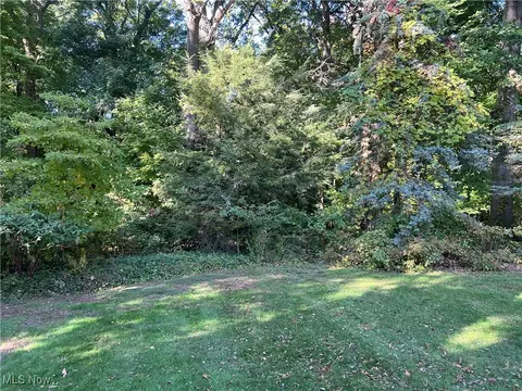 Exterior - 6429 Amherst Cir, Ashtabula, OH 44004 photo 5 of 6
