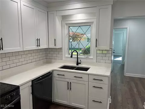 Kitchen - 6429 Amherst Cir, Ashtabula, OH 44004 photo 4 of 4