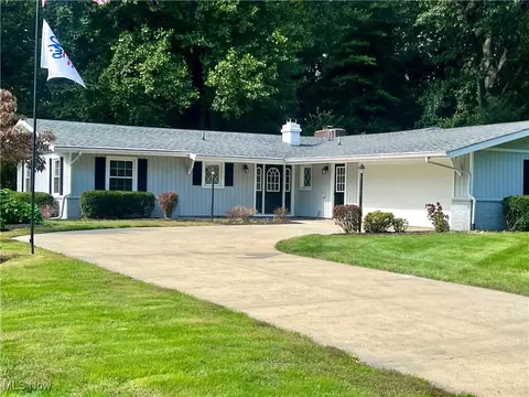 6429 Amherst Cir, Ashtabula, OH 44004