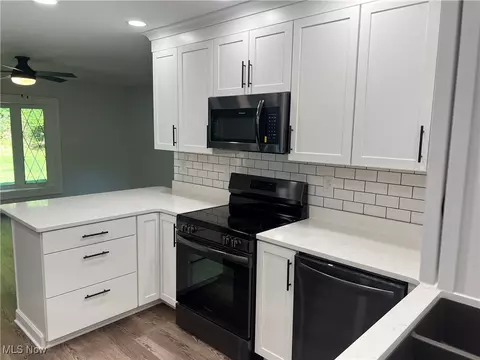 Kitchen - 6429 Amherst Cir, Ashtabula, OH 44004 photo 3 of 4