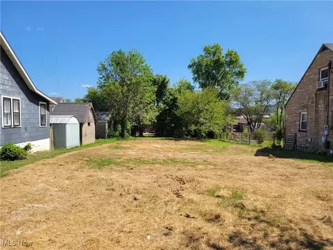 3705 6th Ave, Parkersburg, WV 26101