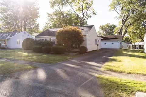 1931 Stepney St, Niles, OH 44446