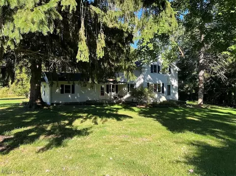 6360 Clay St, Thompson, OH 44086