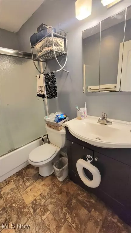 Bath - 222 Olive St, Elyria, OH 44035 photo 1 of 2