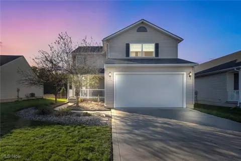 6944 Meadow Lakes Blvd, North Ridgeville, OH 44039