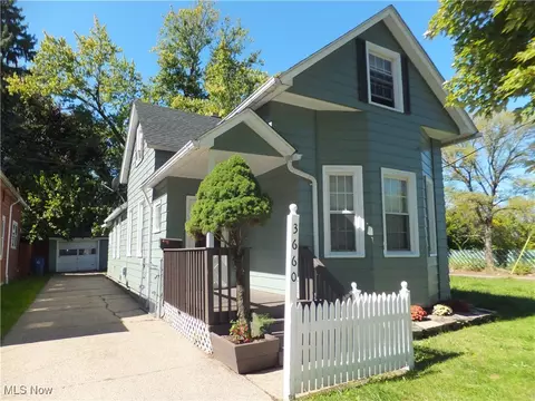 3660 E 52nd St, Cleveland, OH 44105