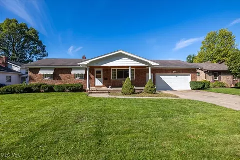 5408 Edgewood Dr, Lorain, OH 44053