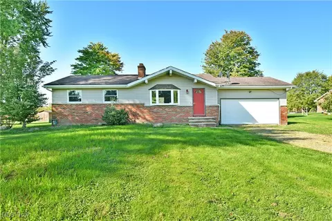 4461 Ridge Rd, Cortland, OH 44410