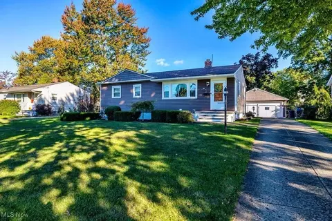 24252 Maria Ln, North Olmsted, OH 44070
