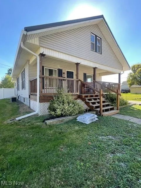 523 W Carol St, Newcomerstown, OH 43832