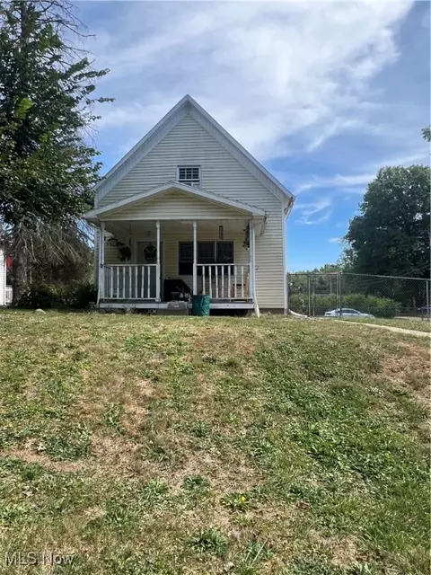 890 SW Mc Kinley Ave SW, Brewster, OH 44613