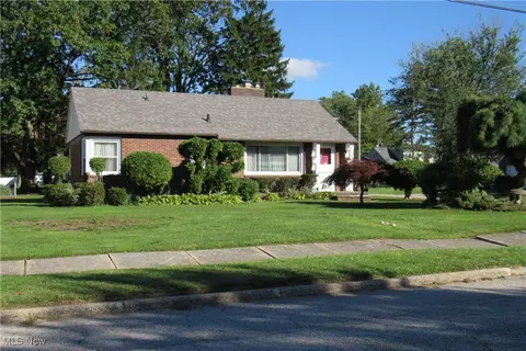 626 Norman Ave, Ashtabula, OH 44004 photo 2